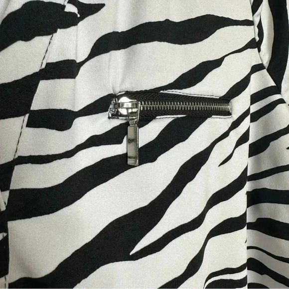 Mandy Evans Blouse Zippered Pockets Zebra Print Black & White Size  XL - Picture 3 of 16